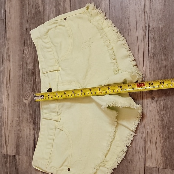 Billabong Laneway Shorts, Pale Neon Yellow/Green, Size 5 - Picture 7 of 8